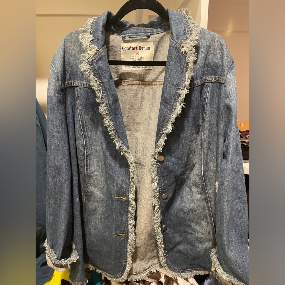 Deadstock early 2000s plus size jean jacket